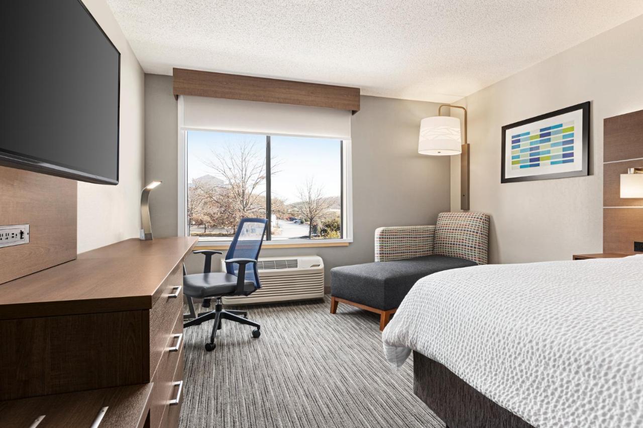 Holiday Inn Express Hotel & Suites Anniston/Oxford By Ihg Exterior foto